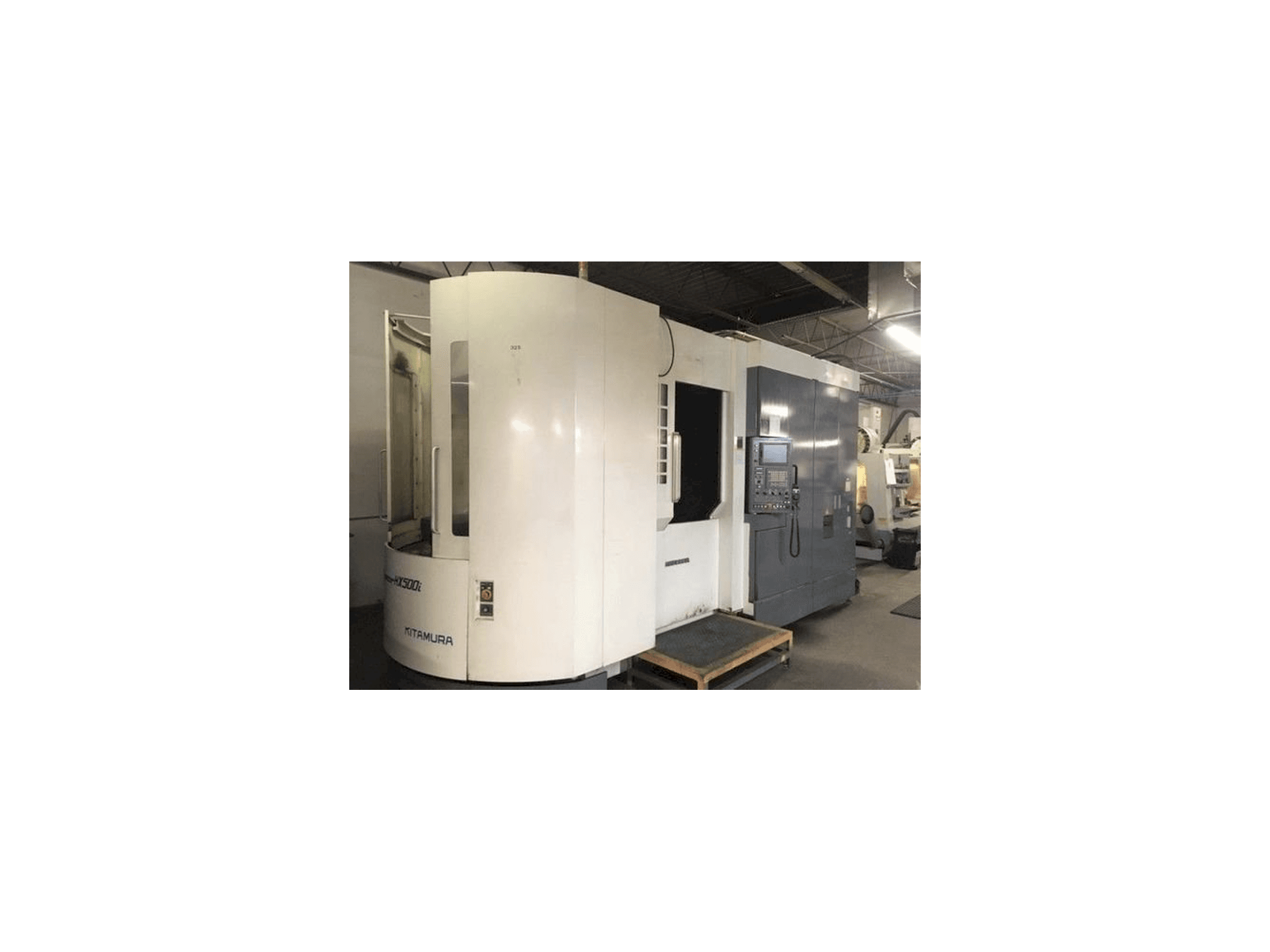 Widok z przodu maszyny Kitamura Mycenter HX500i