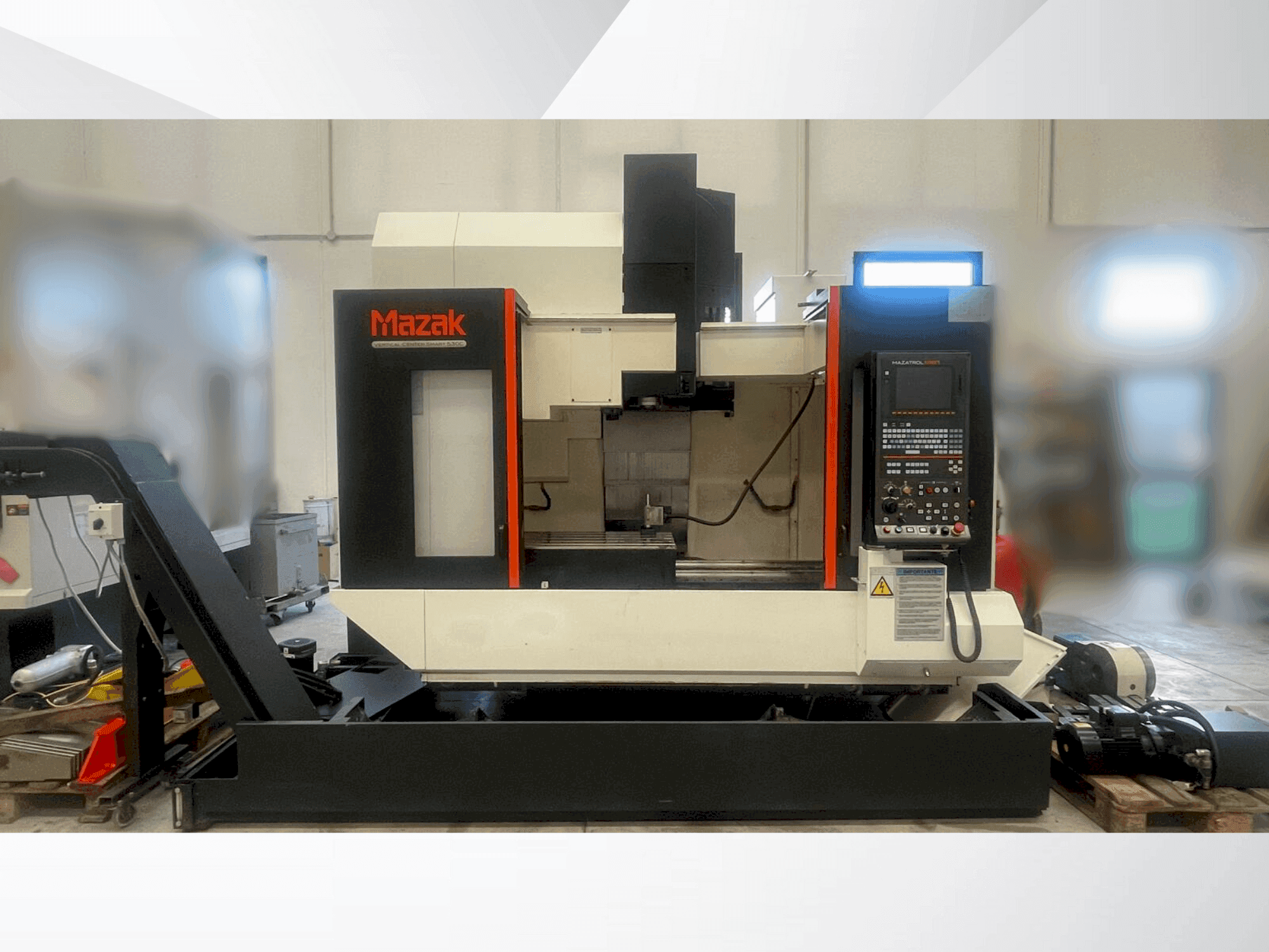 Widok z przodu maszyny Mazak VERTICAL CENTER SMART 530C