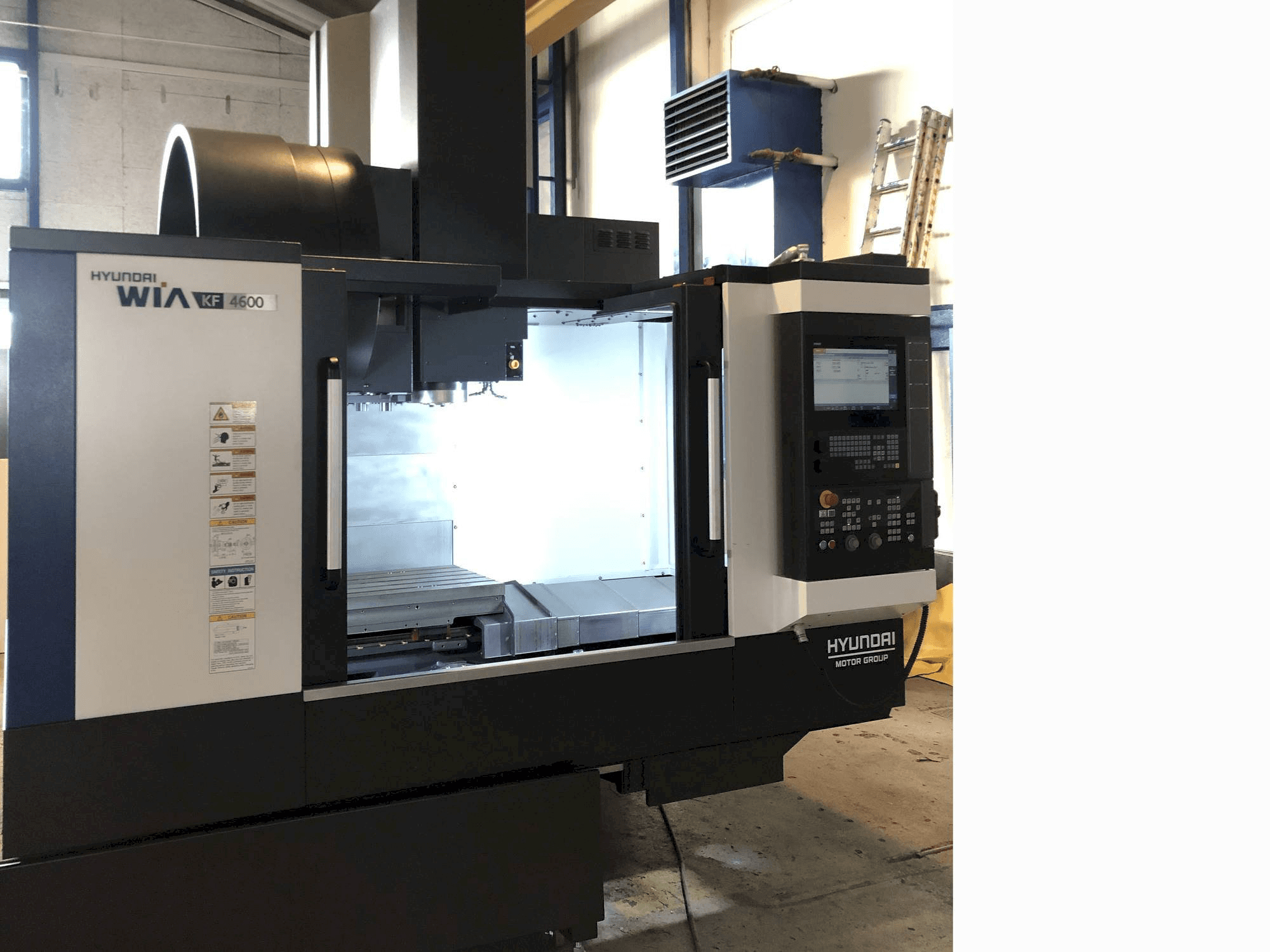 Widok z przodu maszyny Hyundai Wia KF4600