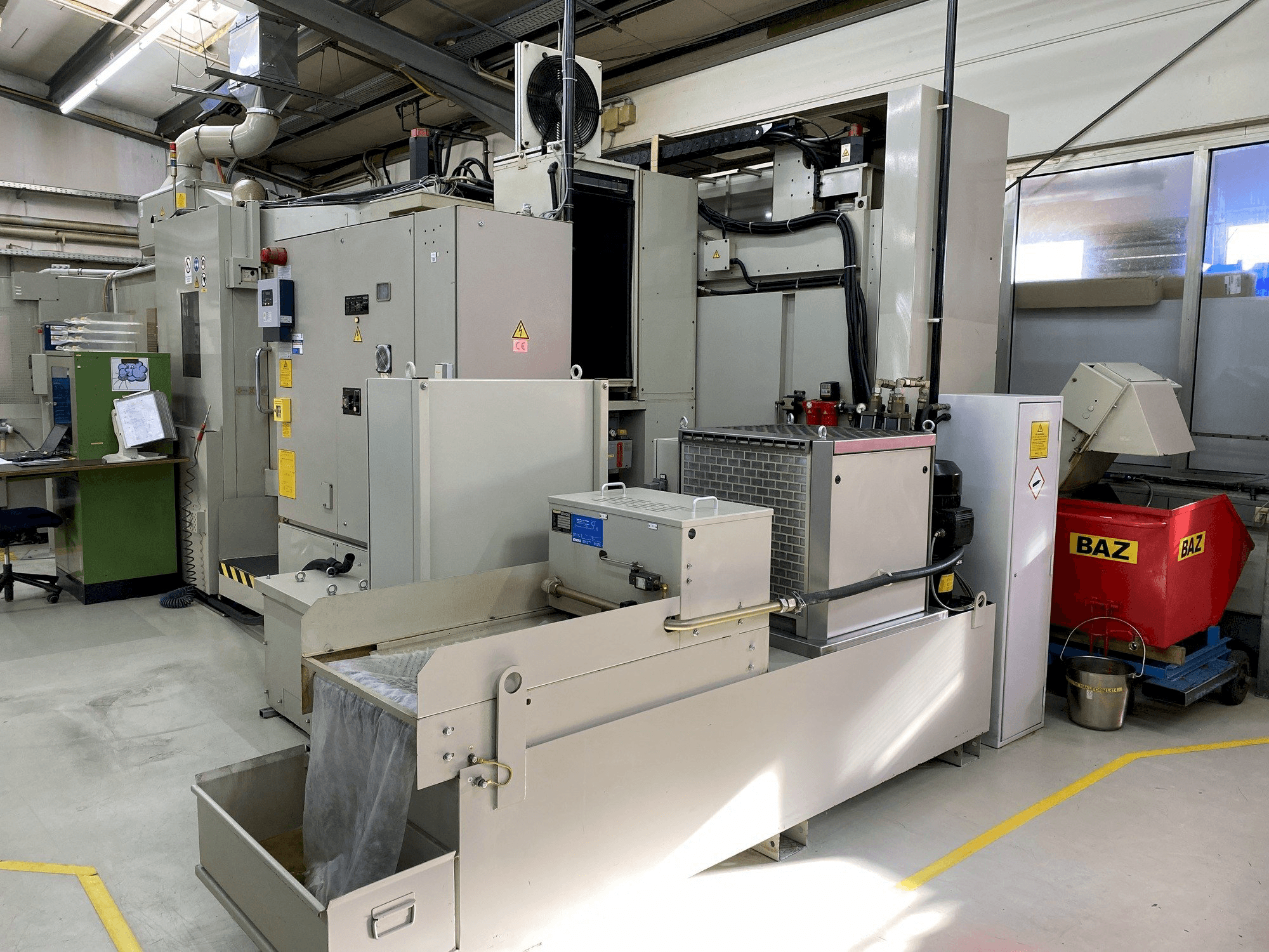 Widok z przodu maszyny Mitsui Seiki HU50A