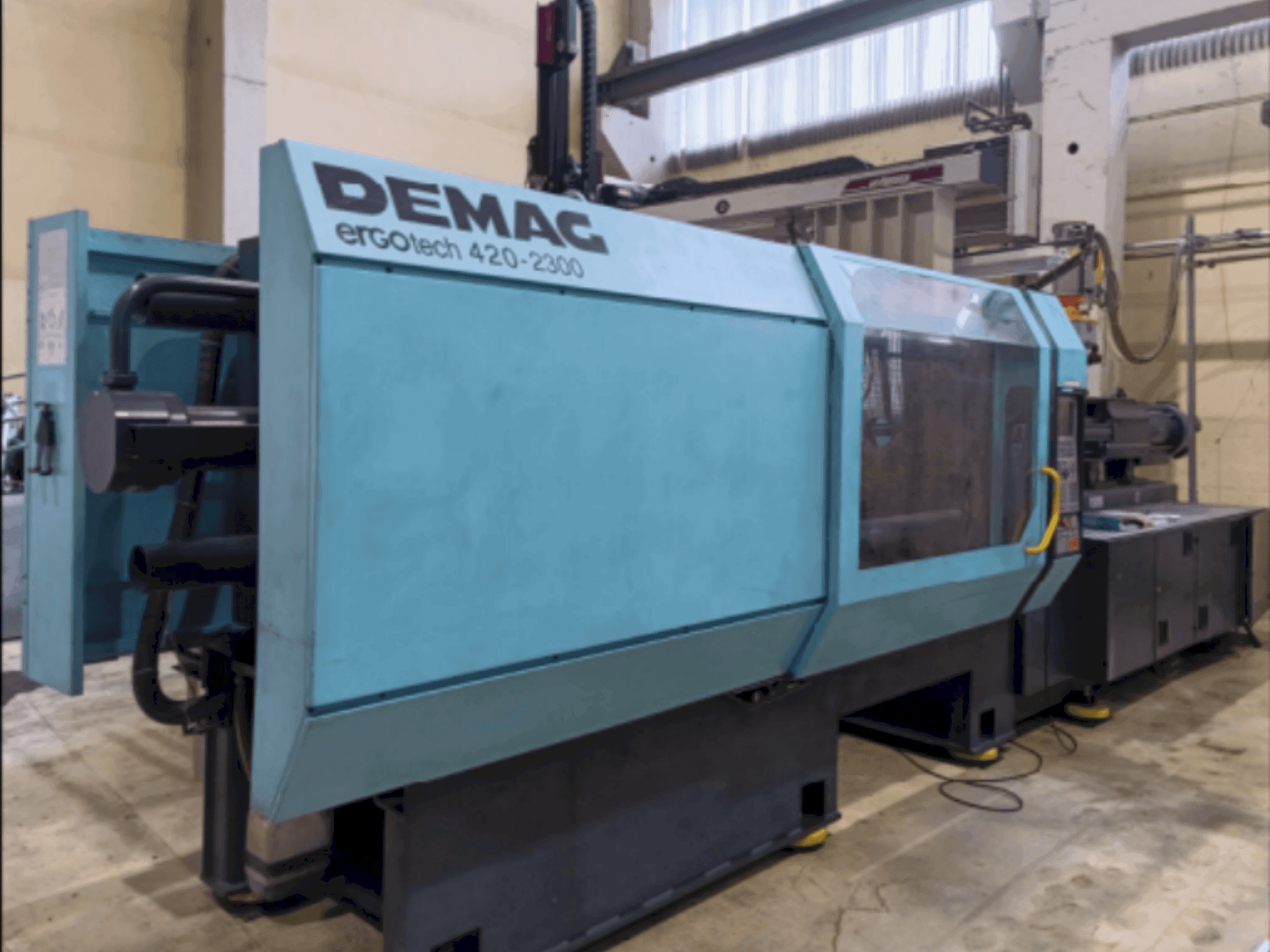 Widok z przodu maszyny DEMAG Ergotech 4200-2300