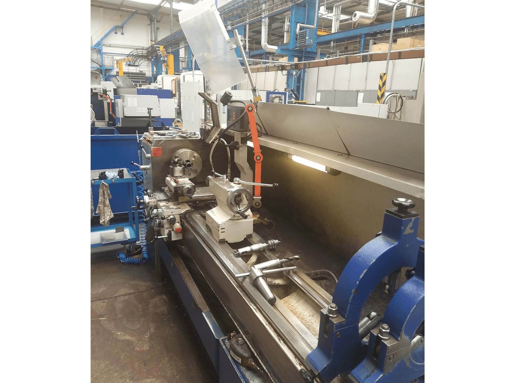 Widok prawej strony maszyny Weiler DA 260 AC