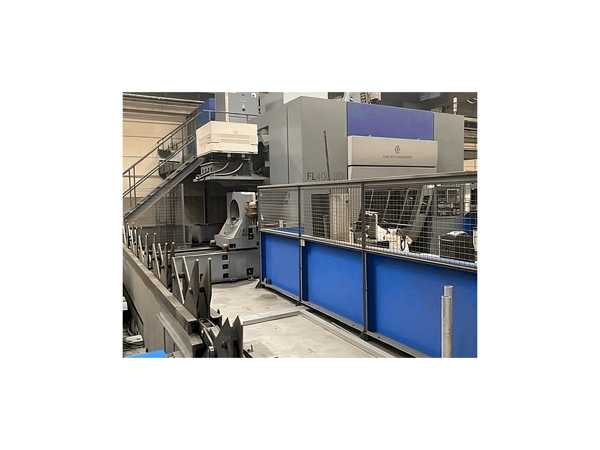 Widok z przodu maszyny Tube Tech Machinery FL 400 3D