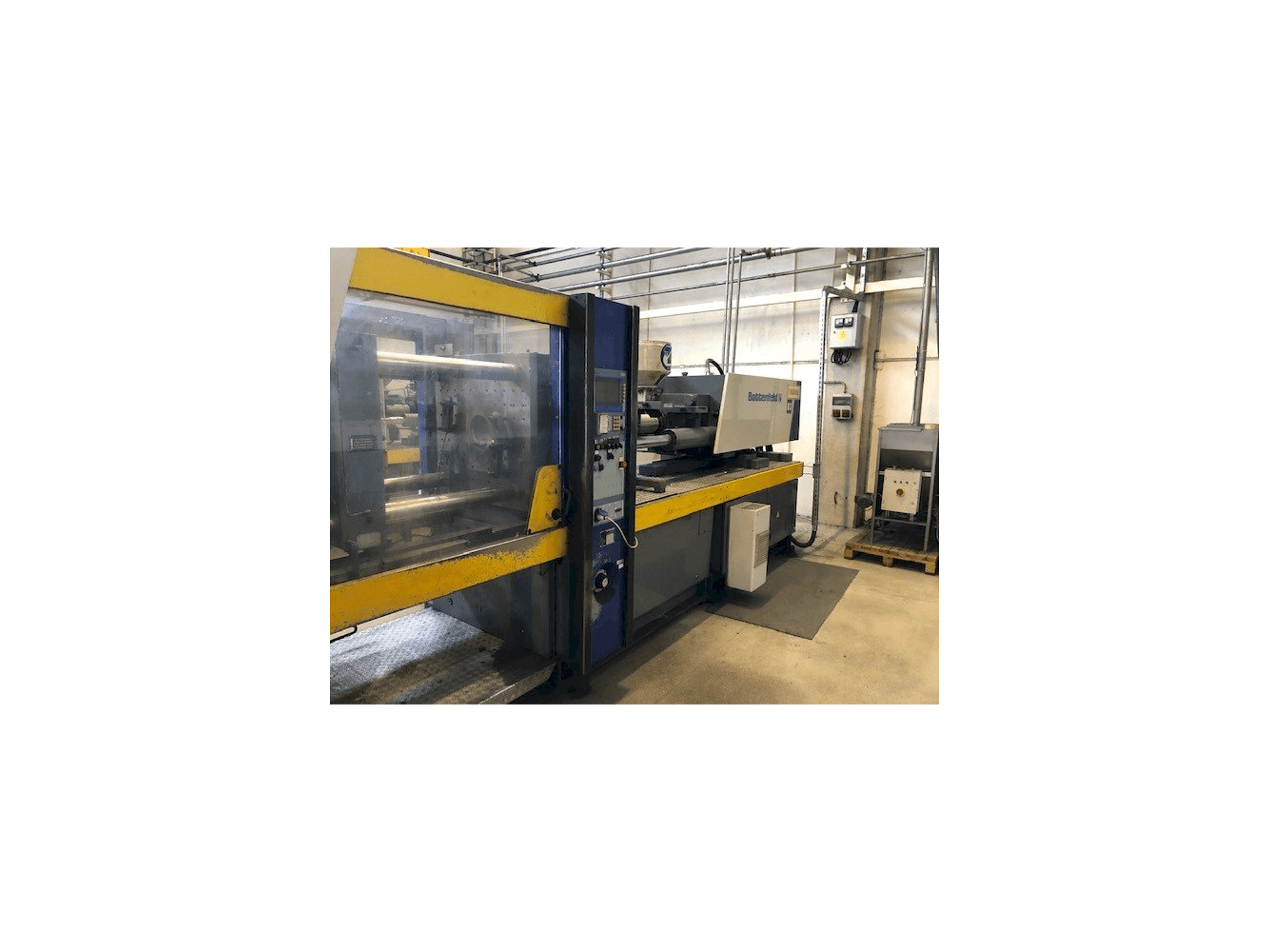 Widok z przodu maszyny Battenfeld BC-T 1800 /1000