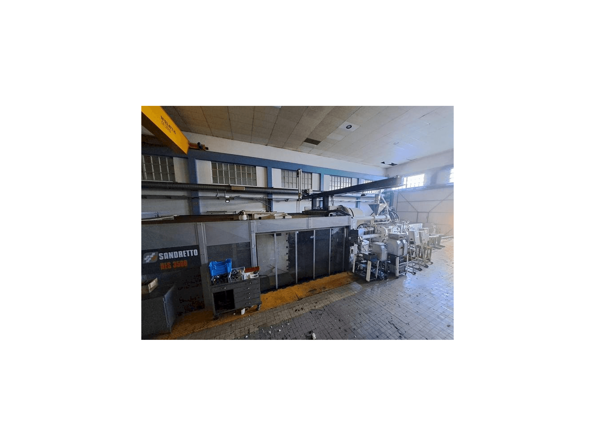 Widok z przodu maszyny SANDRETTO HES 3500