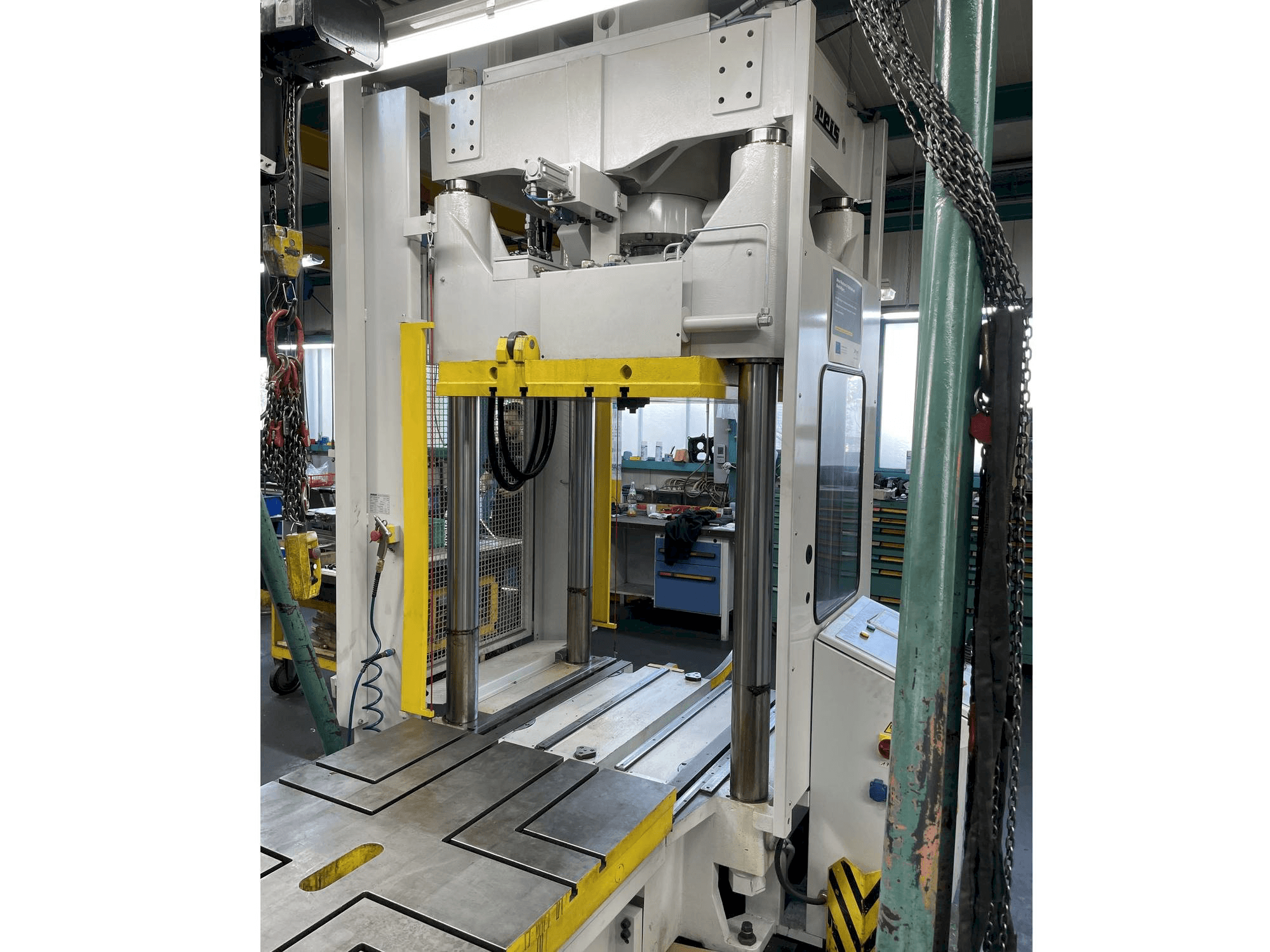 Widok z przodu maszyny Reis TUS 100