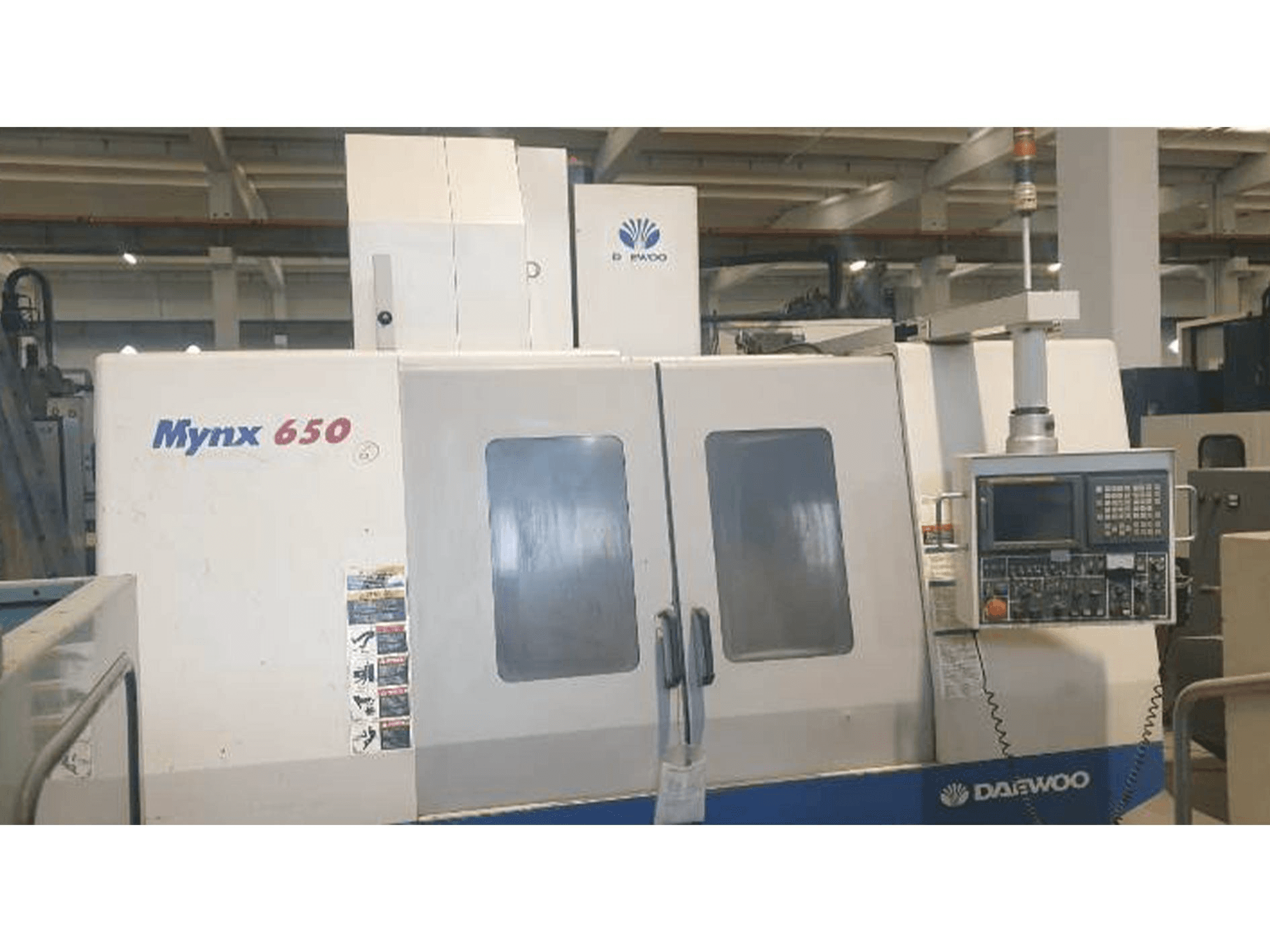 Widok z przodu maszyny DAEWOO MYNX 650