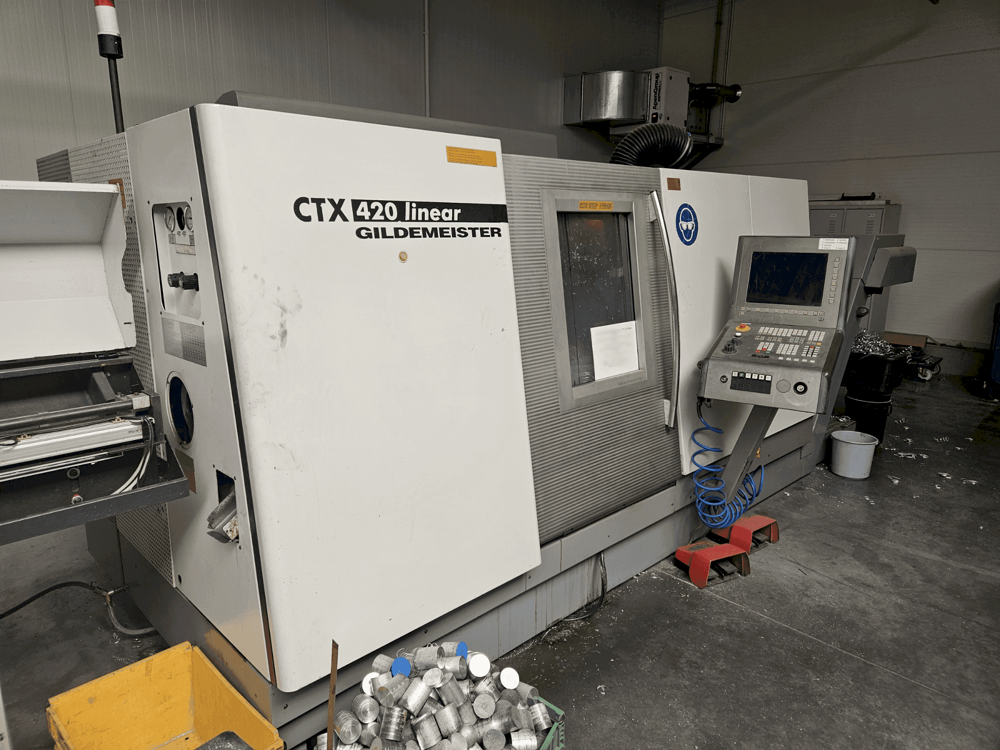 Widok z przodu maszyny Gildemeister CTX 420 Linear