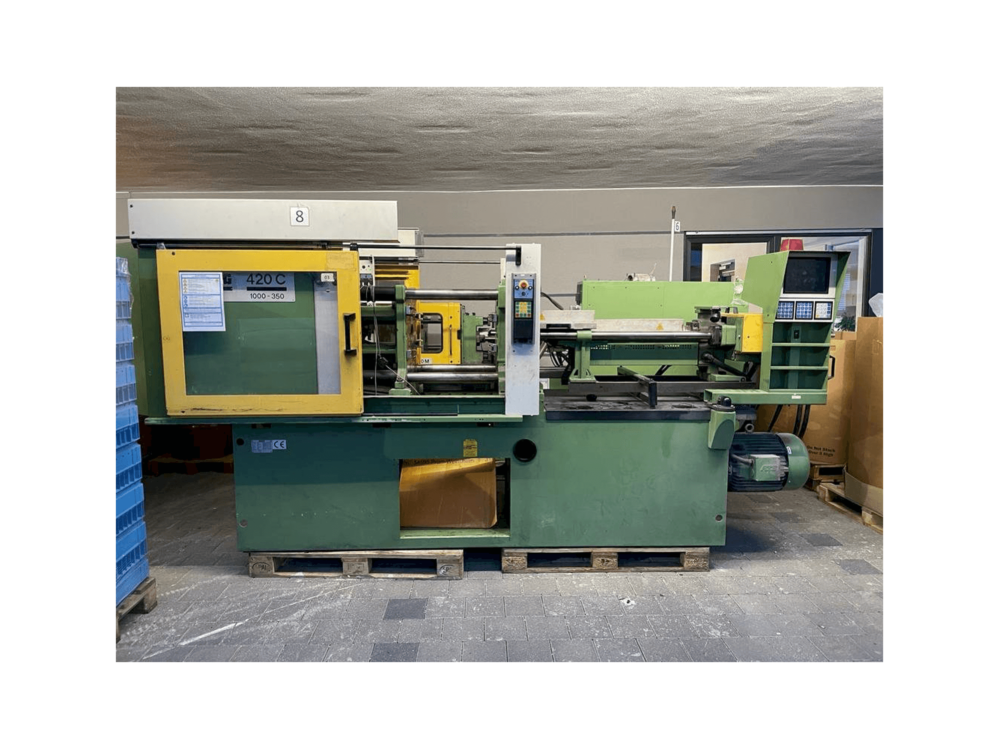 Widok z przodu maszyny Arburg 420C mit