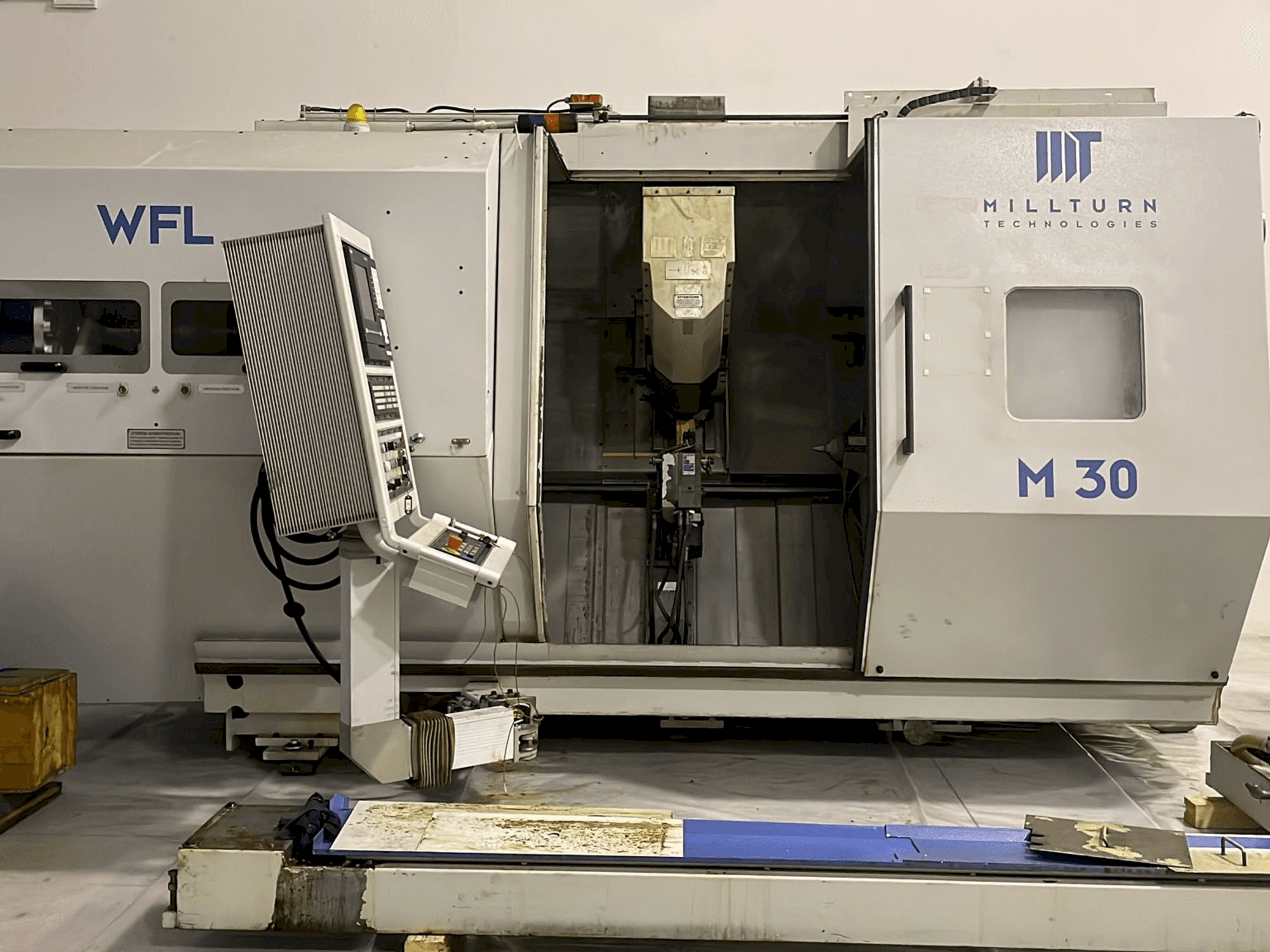 Widok z przodu maszyny WFL Millturn M30