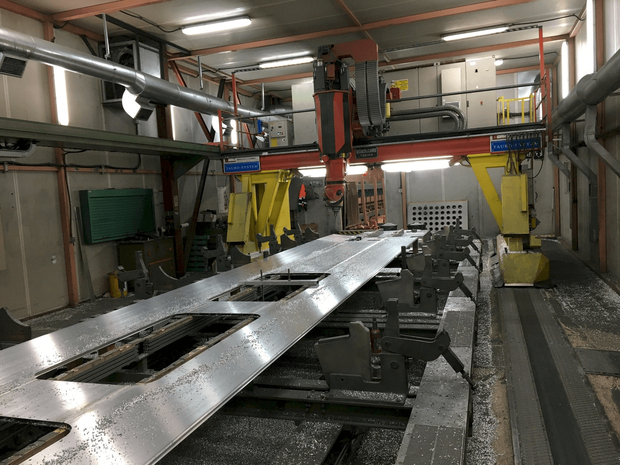 Widok z przodu maszyny Bisiach & Carru TJKP8/11/F