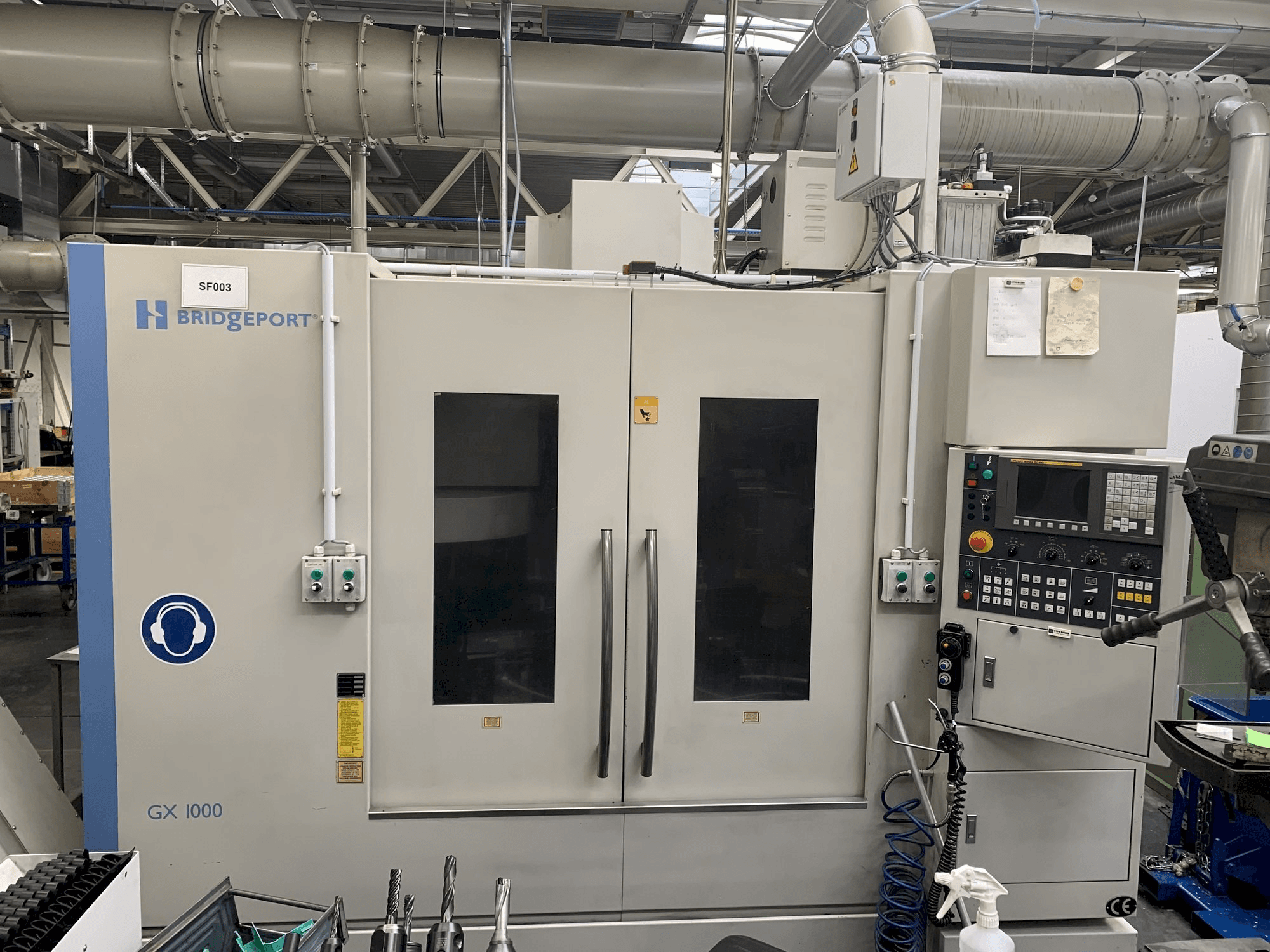 Widok z przodu maszyny HARDINGE GX 1000
