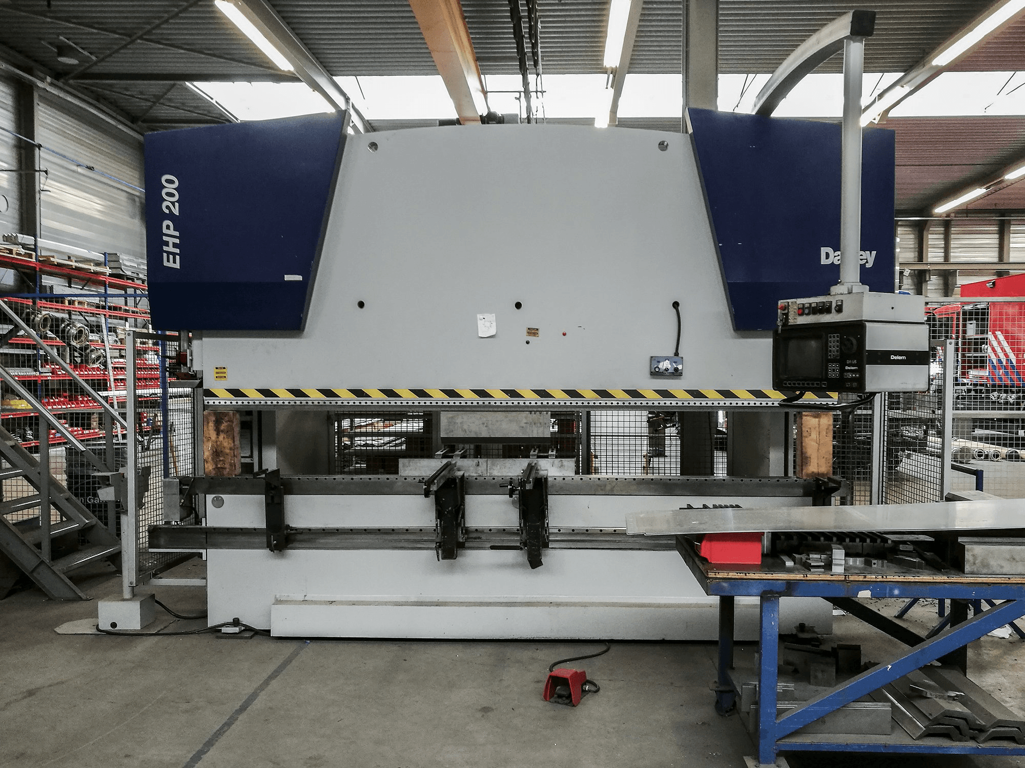 Widok z przodu maszyny Darley EHP-LS200.36/31