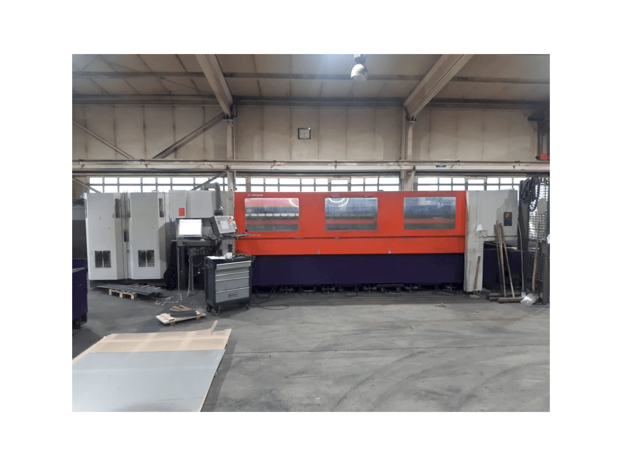 Widok z przodu maszyny Bystronic Bystar 4020