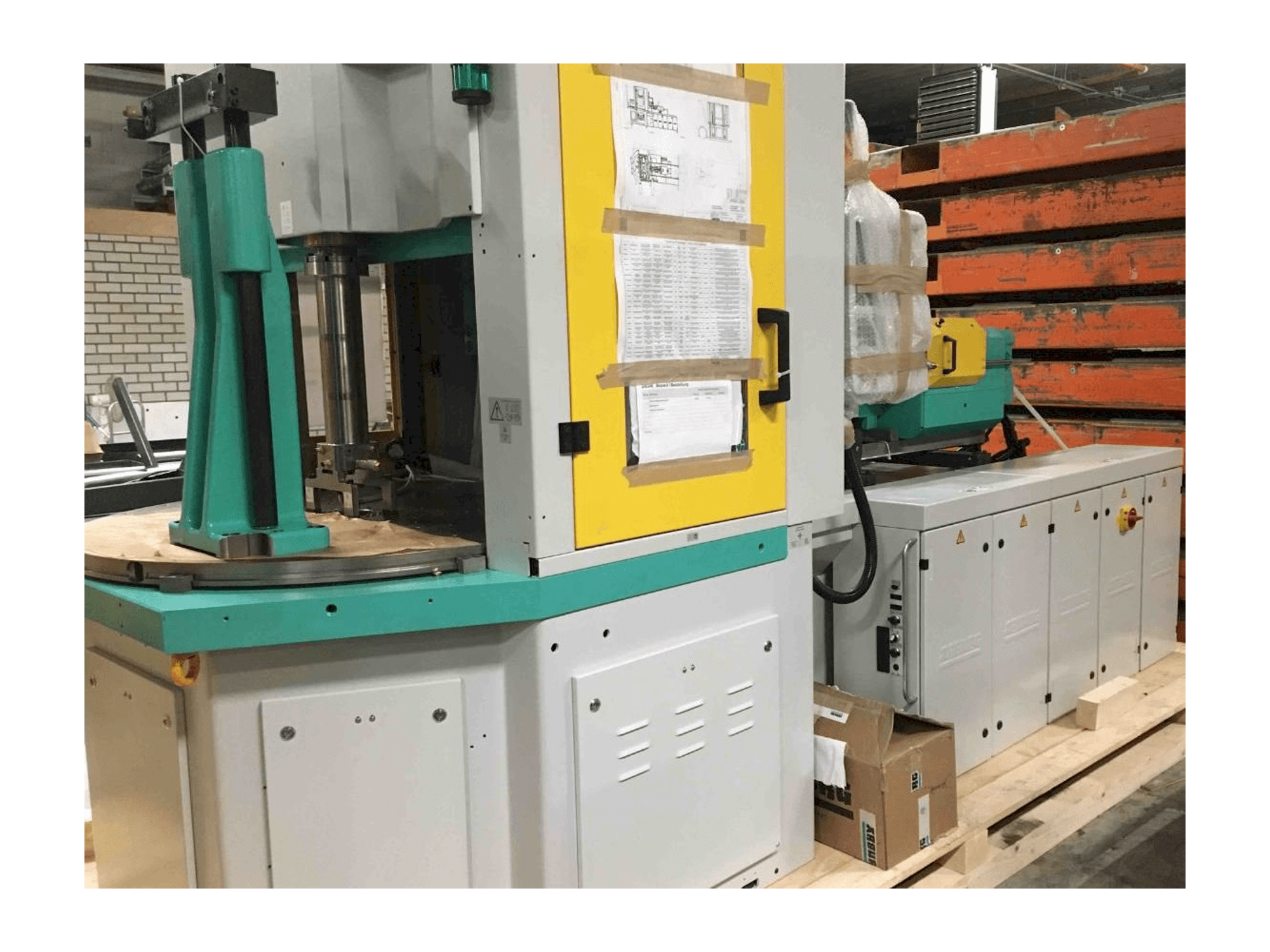 Widok z przodu maszyny Arburg ALLROUNDER 1200 t 1000 - 400