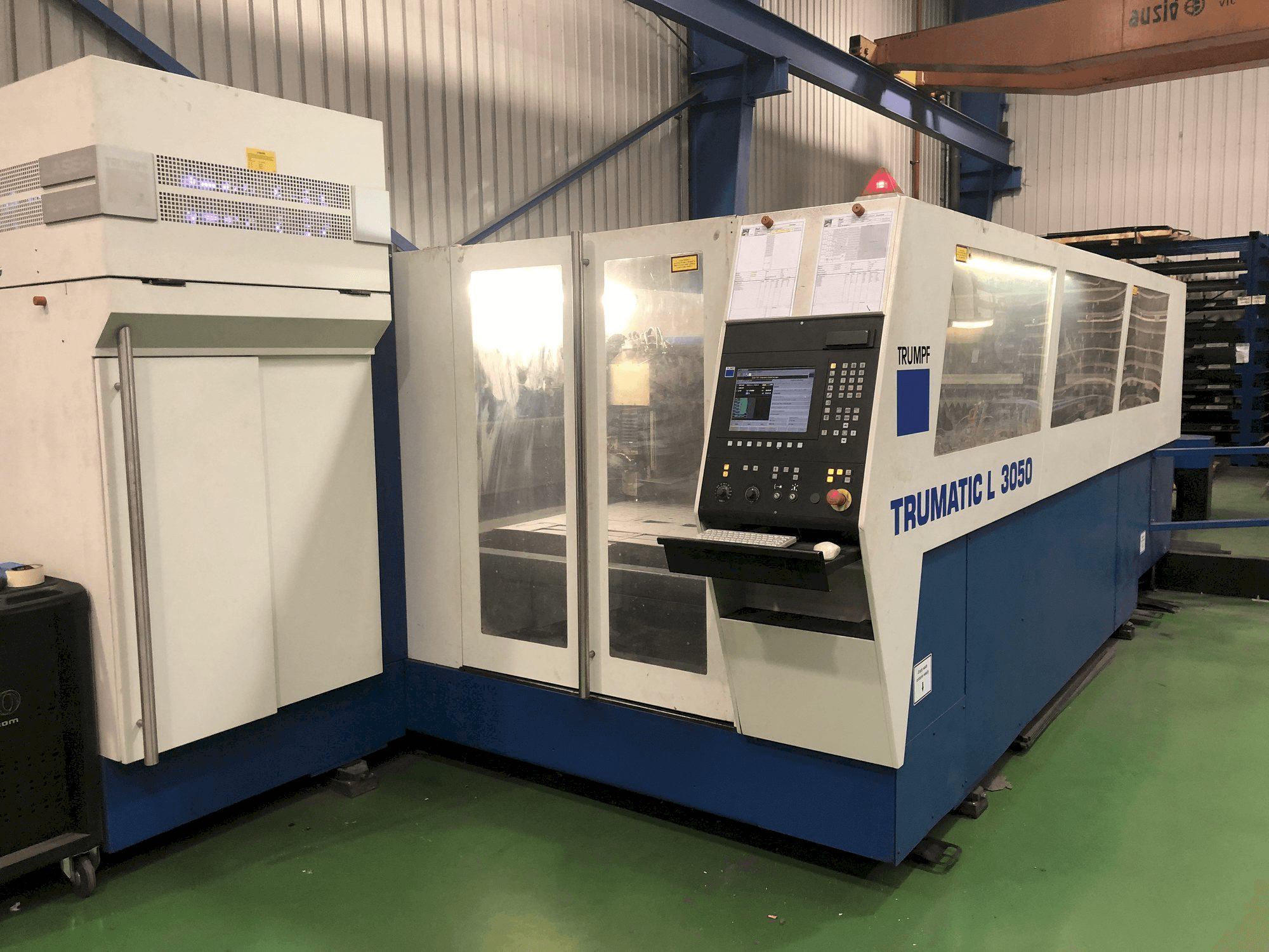 Widok z przodu maszyny Trumpf Trumatic L3050
