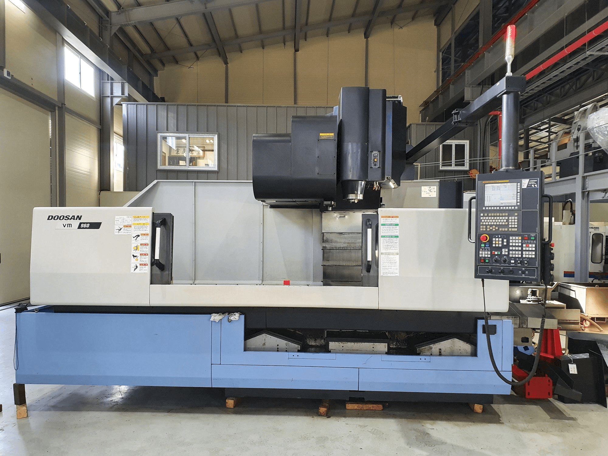 Widok z przodu maszyny Doosan VM 960