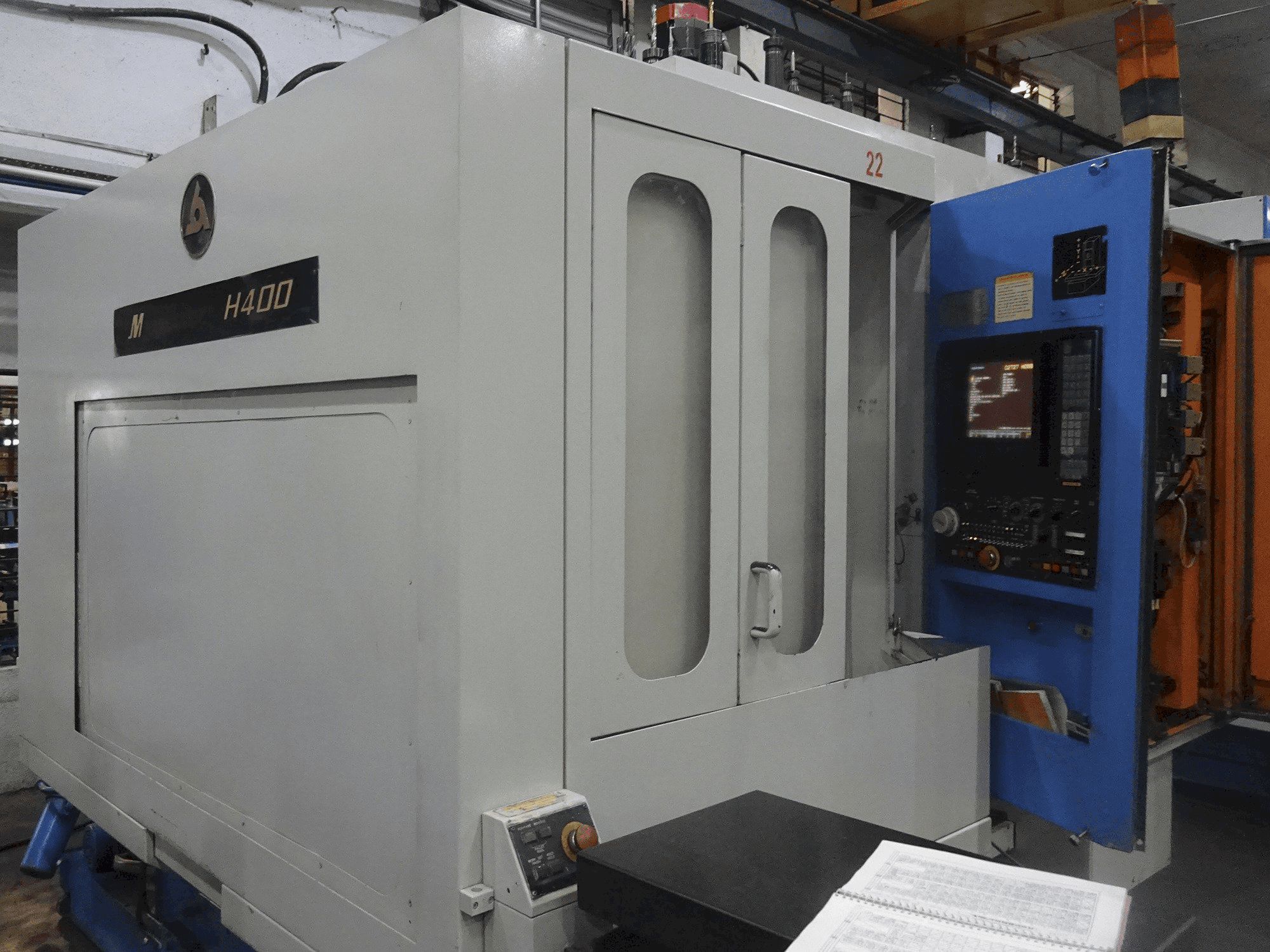 Widok z przodu maszyny Kitamura Mycenter-H400SC