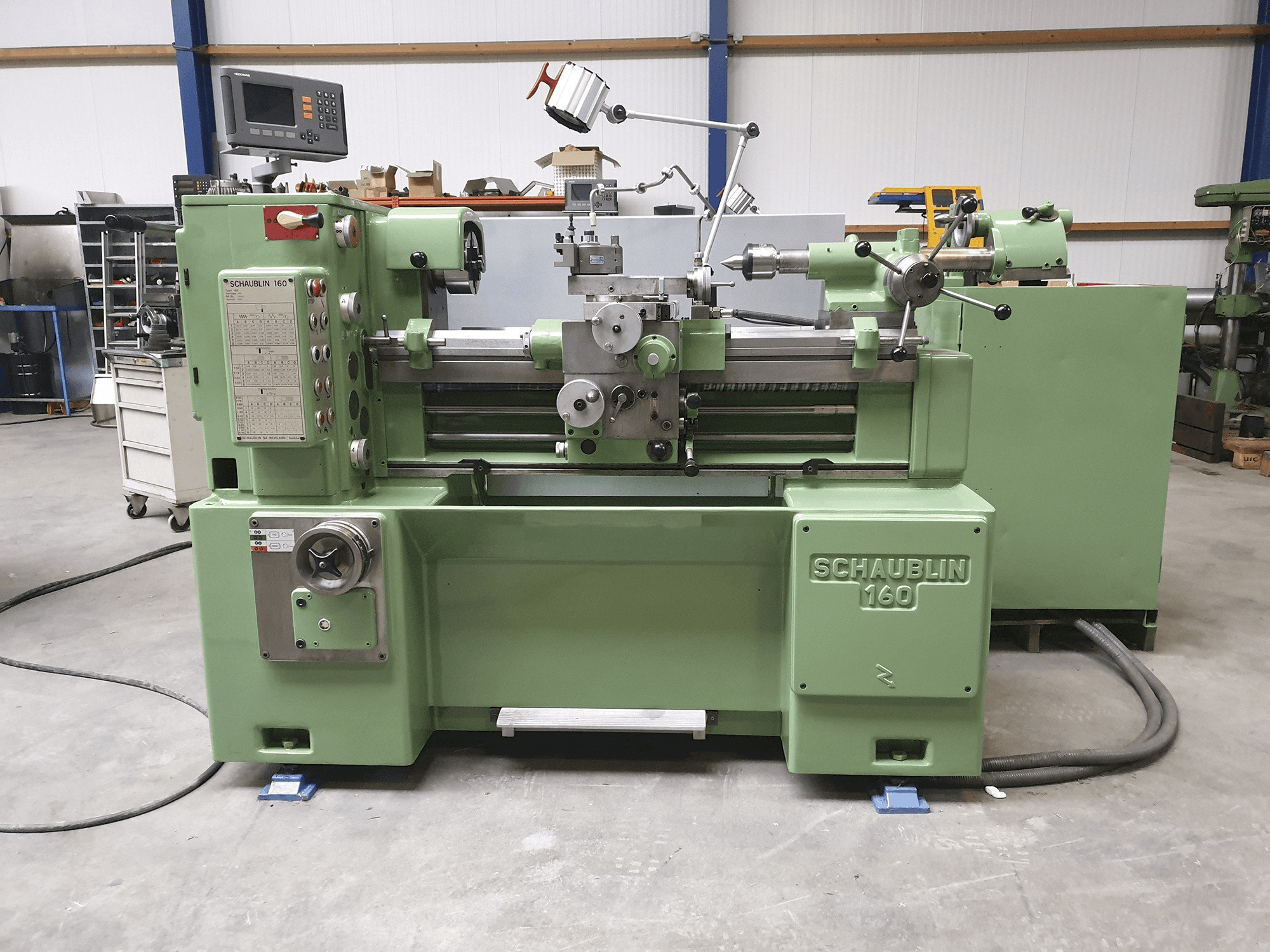 Widok z przodu maszyny SCHAUBLIN 160