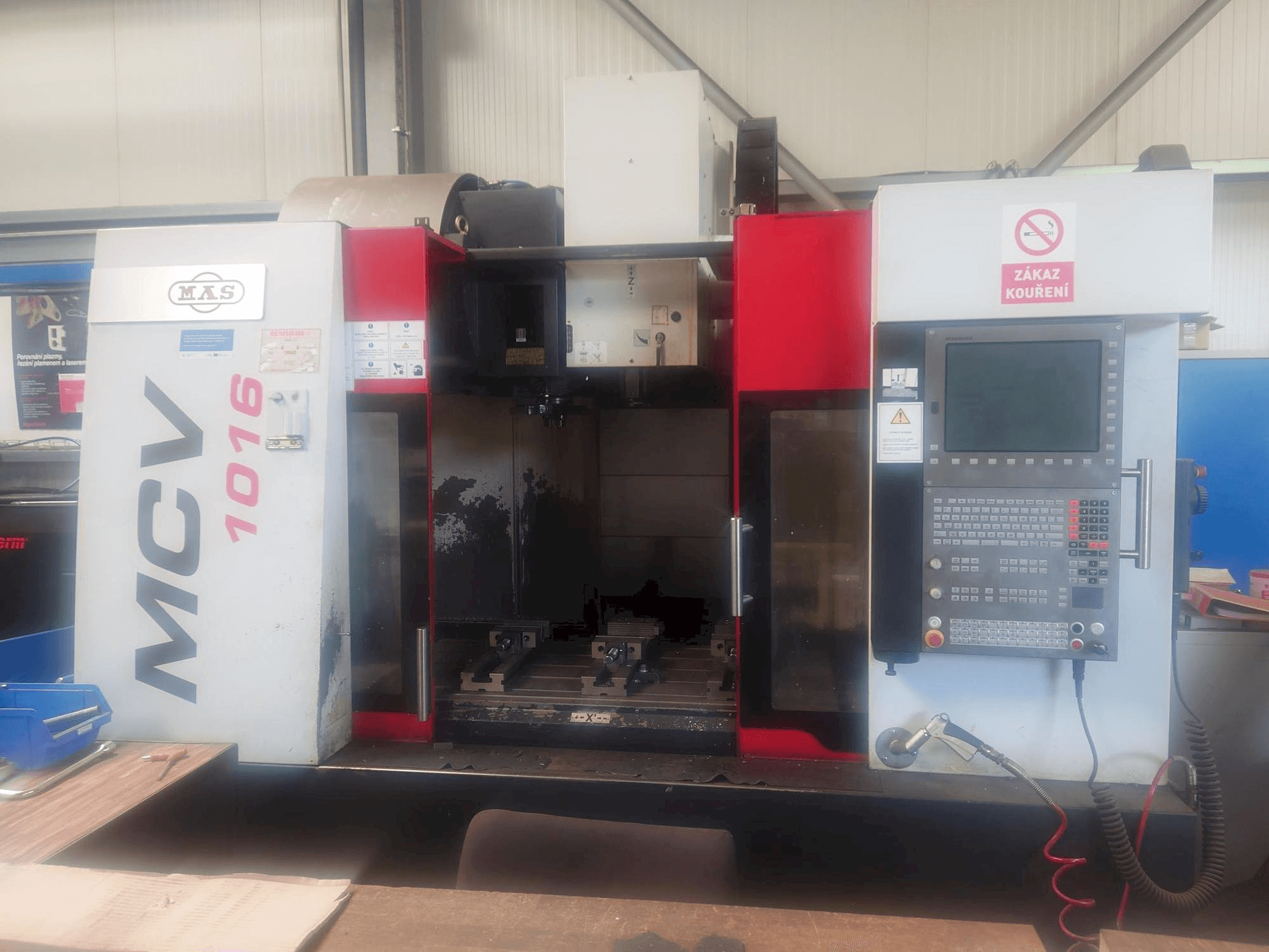 Widok z przodu maszyny KOVOSVIT MAS MCV 1016 Quick