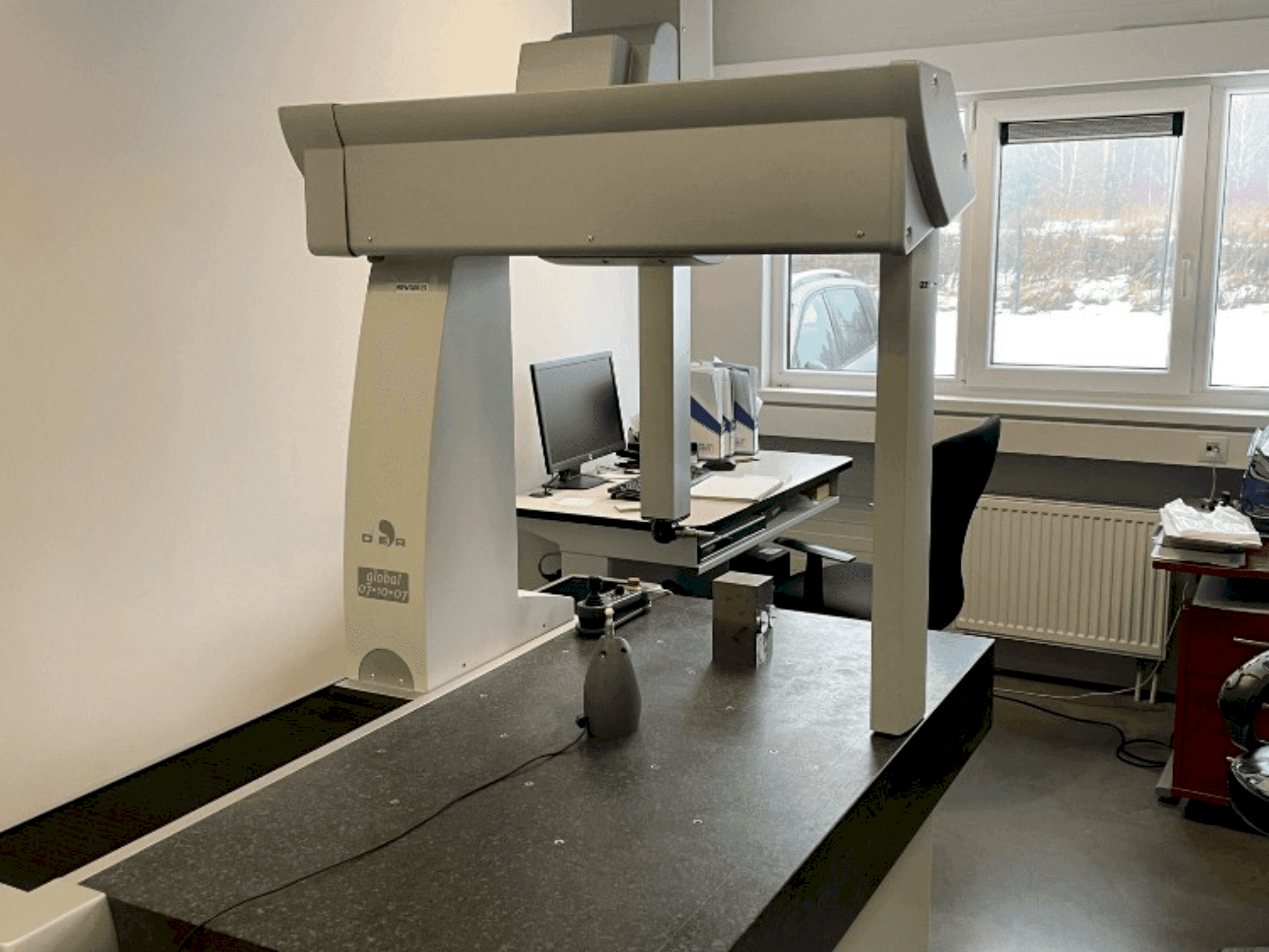 Widok z przodu maszyny Hexagon Global 07.10.07