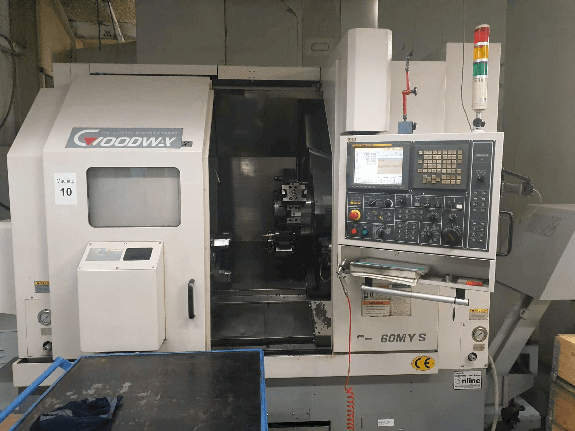 Widok z przodu maszyny Goodway GS-260MYS