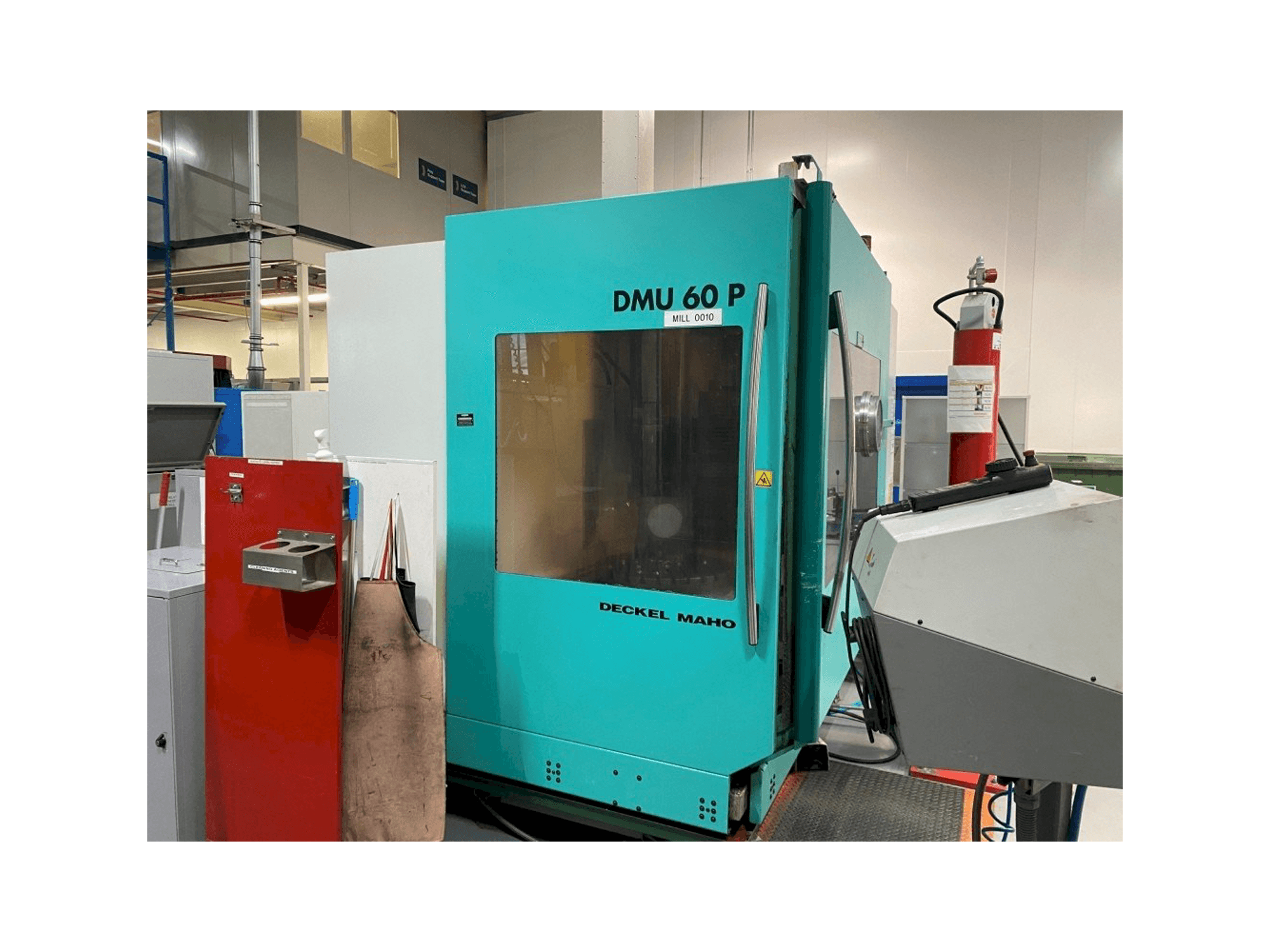 Widok z przodu maszyny DECKEL MAHO DMU 60P