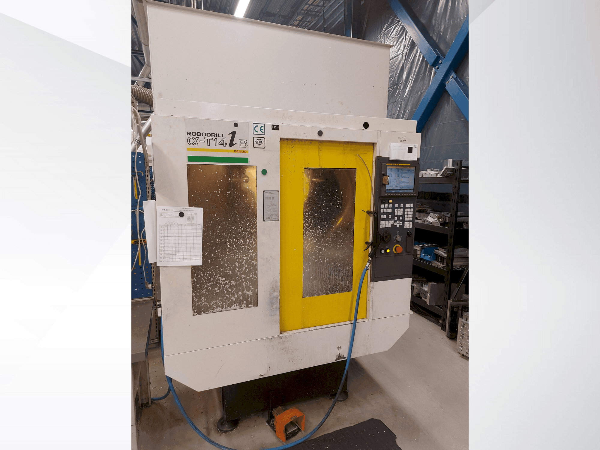 Widok z przodu maszyny FANUC Robodrill α-T14iB