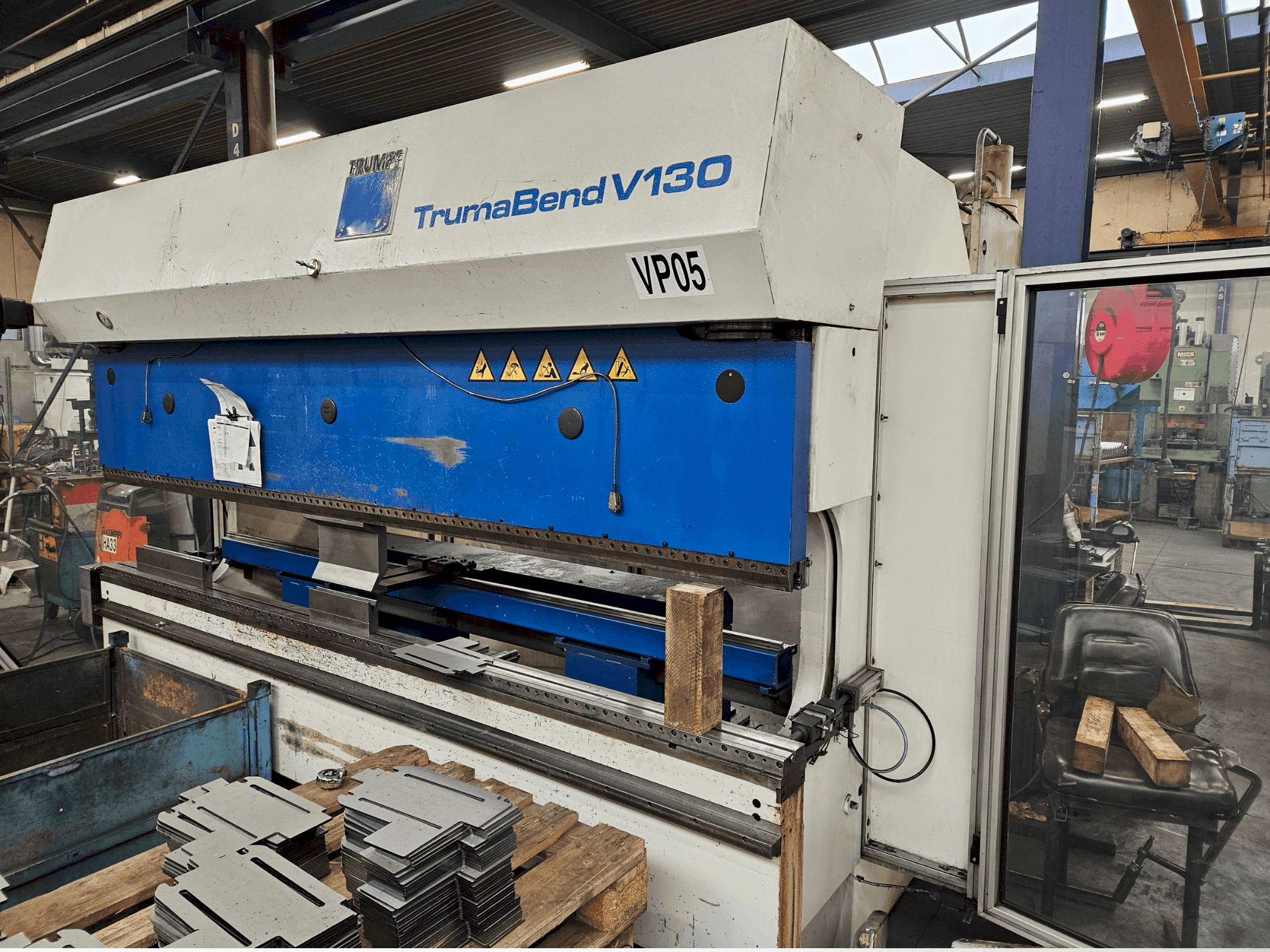 Widok z przodu maszyny TRUMPF TrumaBend V130