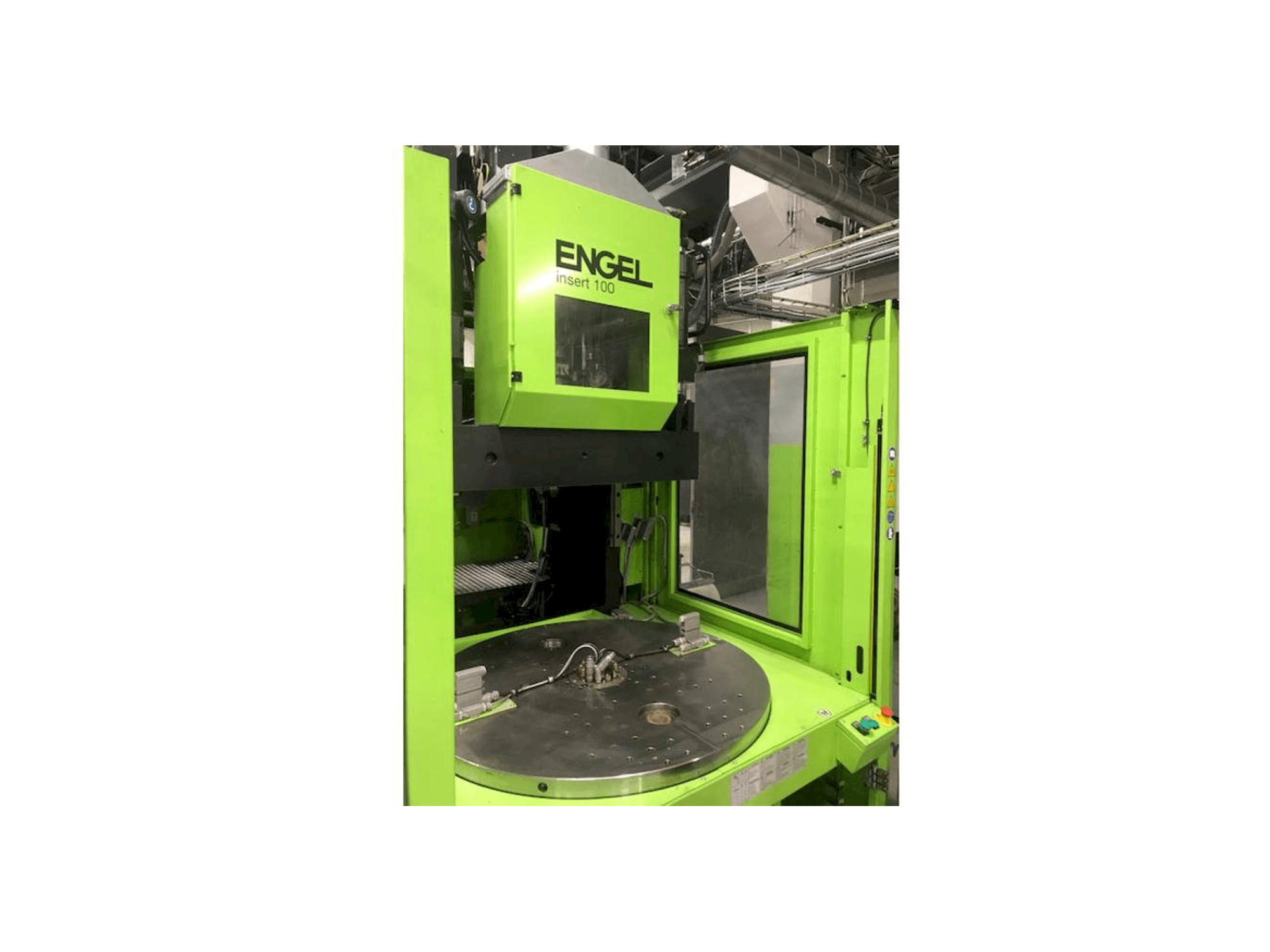 Widok z przodu maszyny Engel INSERT 500V/100