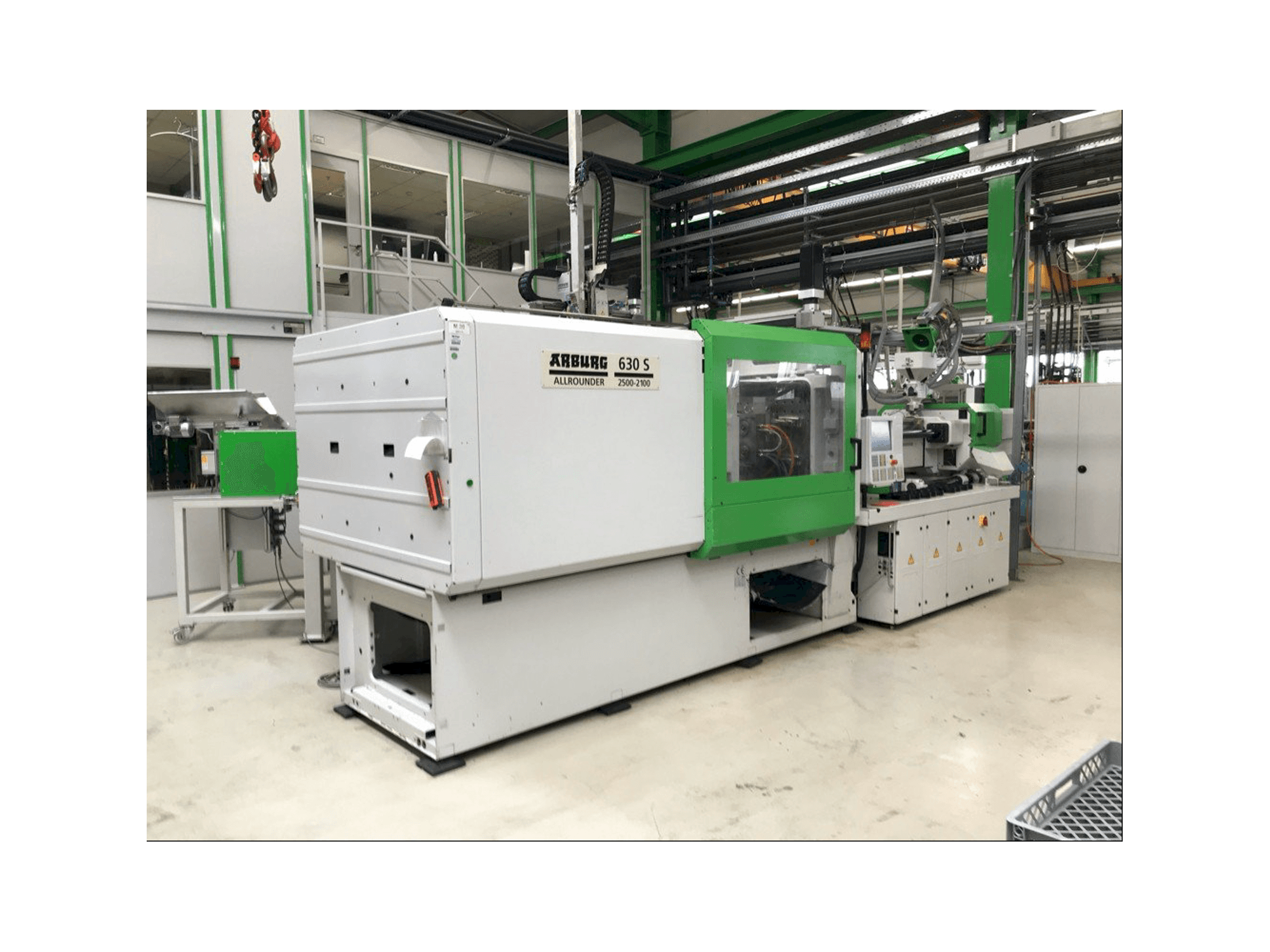 Widok z przodu maszyny Arburg 630 S 2500-2100