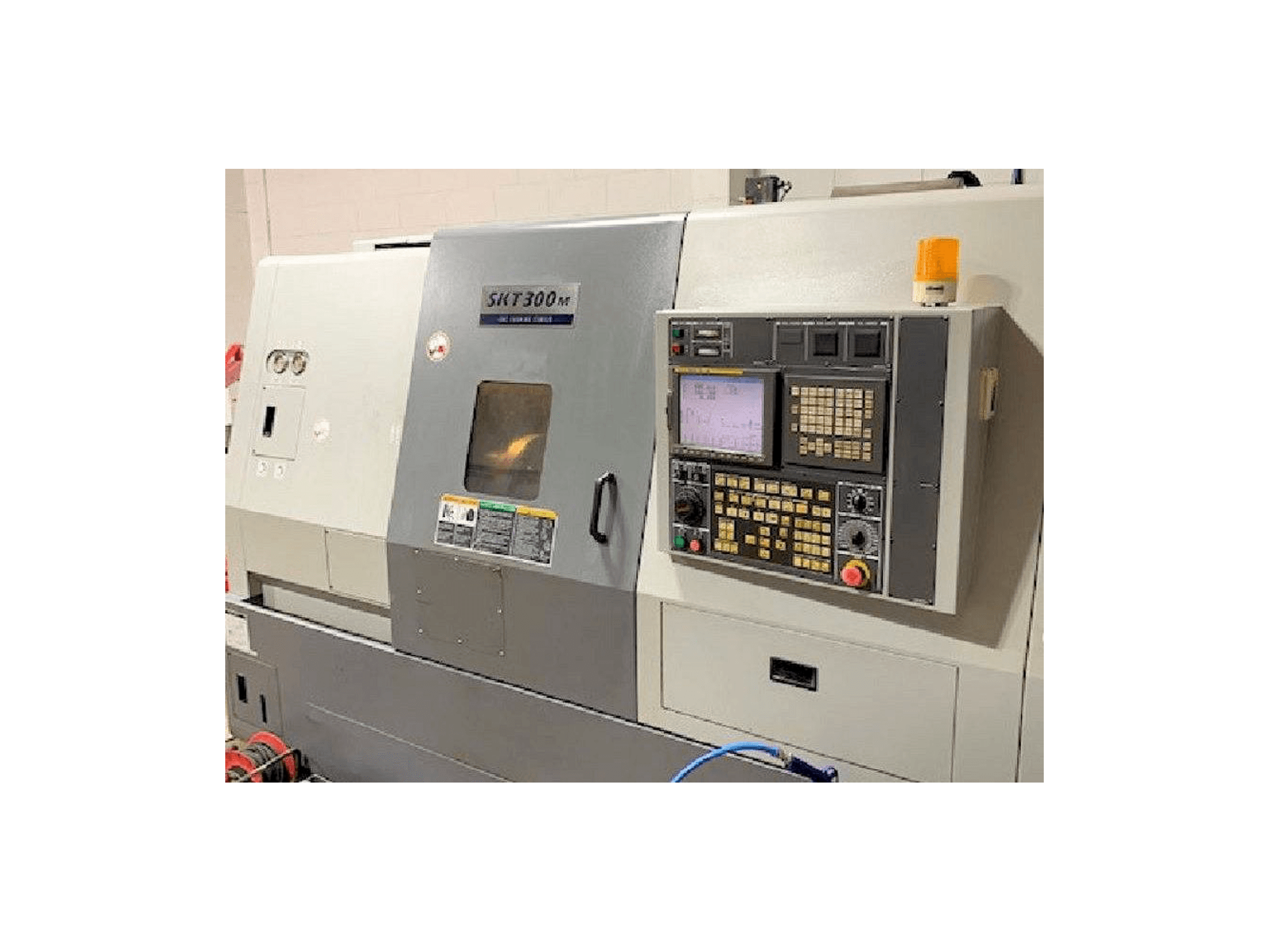 Widok z przodu maszyny Hyundai Kia SKT 300M